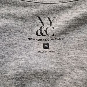 New York & Company Heather Gray Short Sleeve Tee